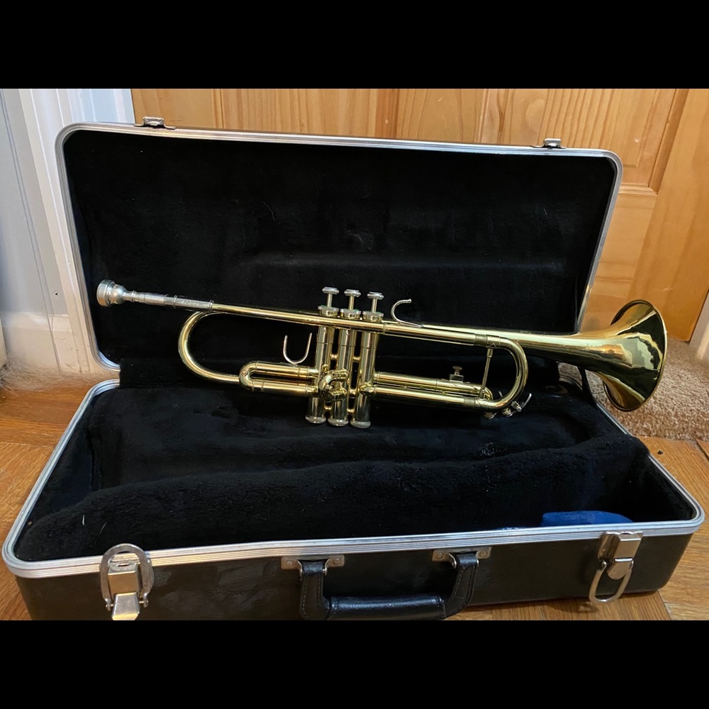 Trumpet - Picture 2 of 4